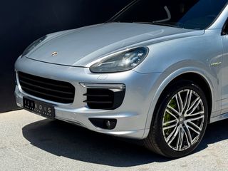 Porsche Cayenne 2015 S E-HYBRID GTS 416hp-thumb-7