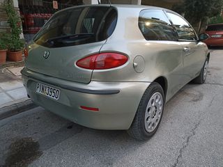 Alfa Romeo Alfa 147 2000-thumb-2