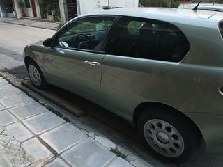 Alfa Romeo Alfa 147 2000-thumb-4