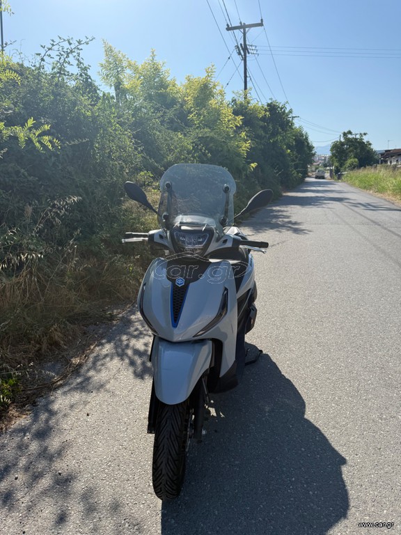 Piaggio Beverly 400 2025 BEVERLY 400 S