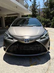 Toyota Yaris 2018 1.5 HYBRID BI-TONE-thumb-1