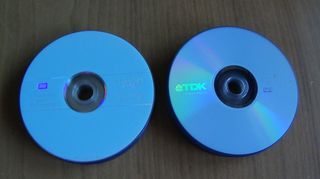 DVD TDK και RW DVD-R 4.7GB 24 τεμάχια καινούργια σε κουτί-κύλινδρο