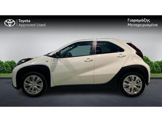 Toyota Aygo 2023 X PLAY CVT-thumb-2