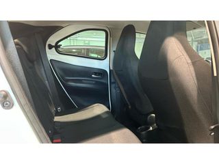 Toyota Aygo 2023 X PLAY CVT-thumb-12