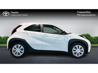 Toyota Aygo 2023 X PLAY CVT-thumb-5
