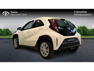 Toyota Aygo 2023 X PLAY CVT-thumb-1