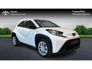 Toyota Aygo 2023 X PLAY CVT-thumb-7