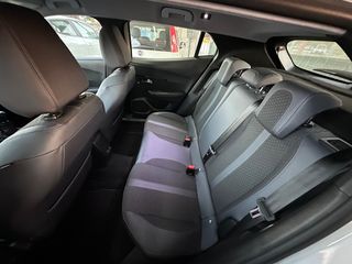 Peugeot 2008 2020 1.5 Blue HDi Allure-thumb-3