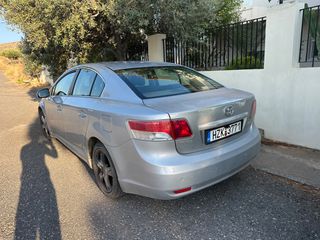 Toyota Avensis 2011
