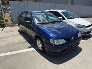 Renault Megane 1999-thumb-3