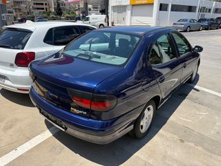 Renault Megane 1999-thumb-4
