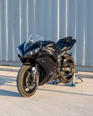 Yamaha YZF-R1 2008-thumb-2