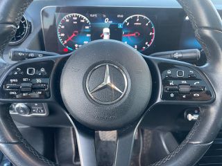 Mercedes-Benz GLA 180 2020-thumb-16