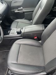 Mercedes-Benz GLA 180 2020-thumb-9