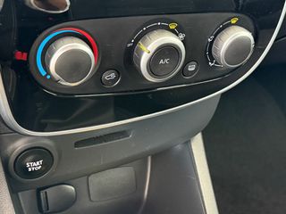 Renault Clio 2017 87.580KM ! LIMITED EDITION-thumb-32