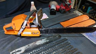 ΑΛΥΣΟΠΡΙΟΝΟ HUSQVARNA 570 X-TORQ (με αρκετη προικα )