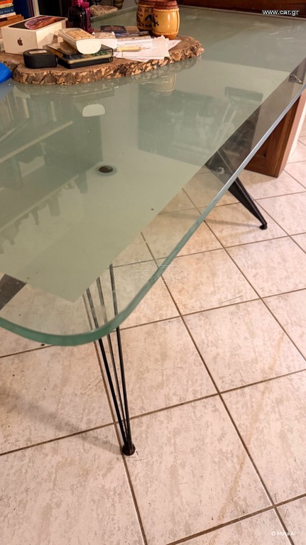 Γυάλινη τραπεζαρία