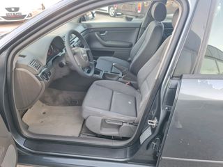Audi A4 2003-thumb-9