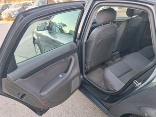 Audi A4 2003-thumb-19