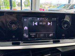 Peugeot 208 2022 1.2 PURETECH 75 LIKE-thumb-11