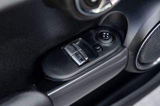 Mini Cooper 2019-thumb-21