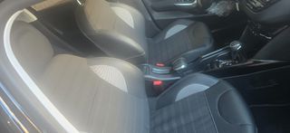 Peugeot 2008 2018 1.2 PURETECH 110 ALLURE-thumb-3