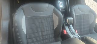 Peugeot 2008 2018 1.2 PURETECH 110 ALLURE-thumb-7