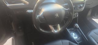Peugeot 2008 2018 1.2 PURETECH 110 ALLURE-thumb-19