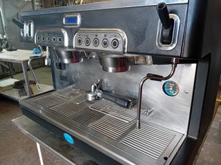 Εσπρέσο Μηχανή καφέ Carimali Cento 2 Group μαύρη 230V. 3465 W. Ιταλική Διαστάσεις - 72x50x52cm (Ετιμοπαραδοτι).
