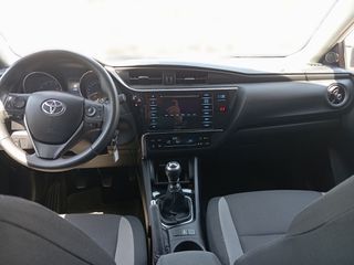 Toyota Auris 2018 Auris II (facelift) 1.33 Dual VVT-i (99 Hp)-thumb-16