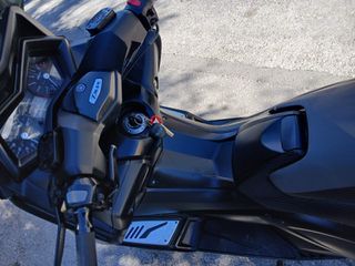 Yamaha T-Max 530 2012-thumb-11