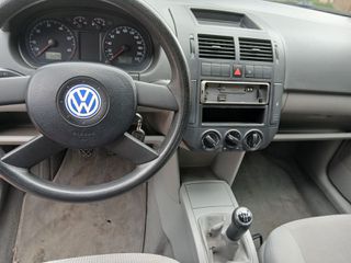 Volkswagen Polo 2002-thumb-16