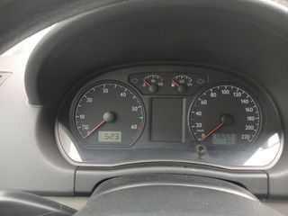 Volkswagen Polo 2002-thumb-19