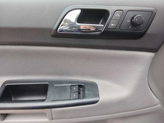 Volkswagen Polo 2002-thumb-20