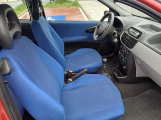 Fiat Punto 2000-thumb-16