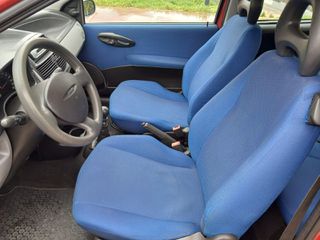 Fiat Punto 2000-thumb-18