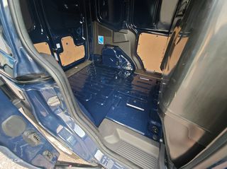 Ford Transit Courier 2021-thumb-22