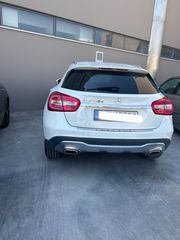 Mercedes-Benz GLA 180 2017 URBAN-thumb-3
