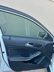 Mercedes-Benz GLA 180 2017 URBAN-thumb-6