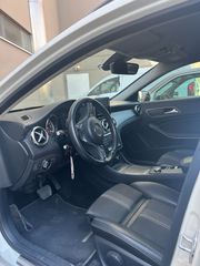 Mercedes-Benz GLA 180 2017 URBAN-thumb-5