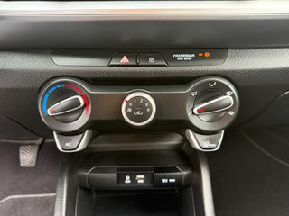 Kia Stonic 2018 1.2cc 62500kM 1 ΧΕΡΙ ΑΡΙΣΤΟ NAVI KAMERA-thumb-24