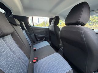 Peugeot 208 2021-thumb-6