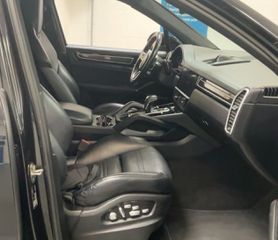 Porsche Cayenne 2018 E-HYBRID Plug In | LED MATRIX | PANORAMA | BOSE | KEYLESS-thumb-2