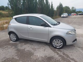Lancia Ypsilon 2015-thumb-3