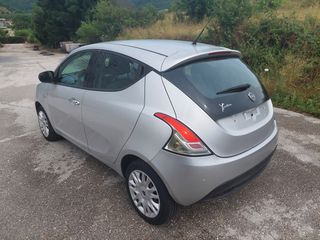 Lancia Ypsilon 2015-thumb-6