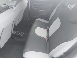 Lancia Ypsilon 2015-thumb-11