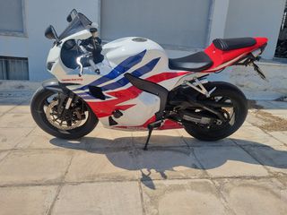 Honda CBR 600RR 2014-thumb-1