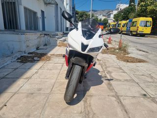 Honda CBR 600RR 2014-thumb-6