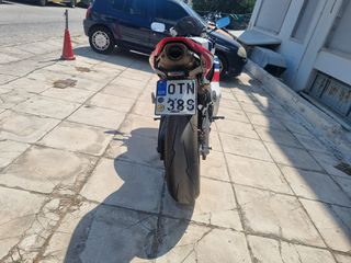 Honda CBR 600RR 2014-thumb-7