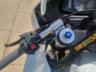 Honda CBR 600RR 2014-thumb-9